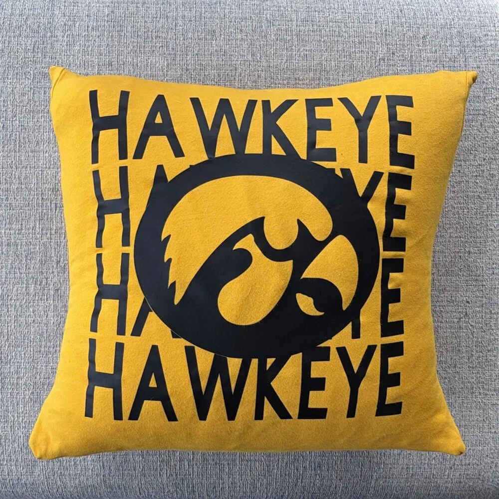 University of Iowa Hawkeyes Handmade retro t-shirt 16x16 throw pillow cover